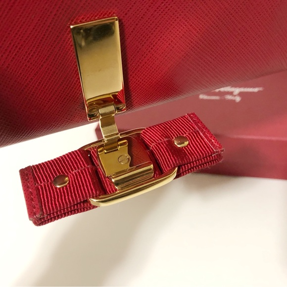 Authentic Salvatore Ferragamo Red Colour Leather Long Wallet Purse - Picture 12 of 15